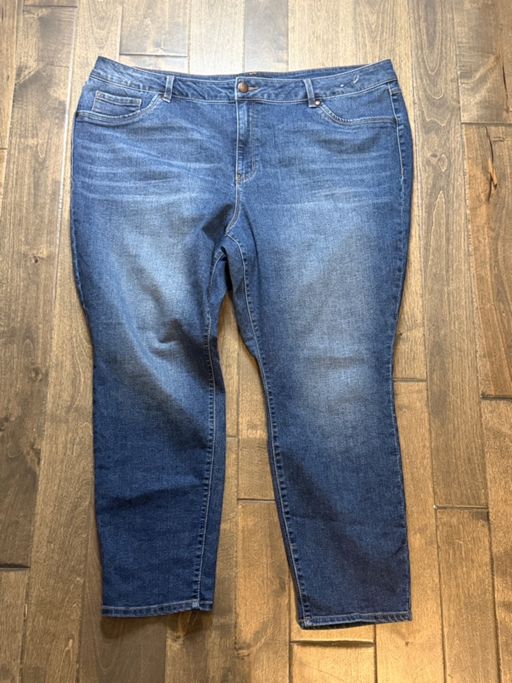 Classic Women's Dark Wash Stretch Jeans - Blue